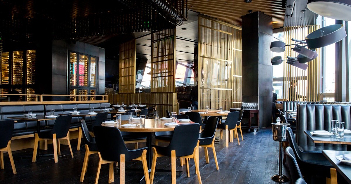 How One Restaurant Doubled Their Seating Capacity (Without Adding Tables) Using GReviews - Featured image for Business Growth article